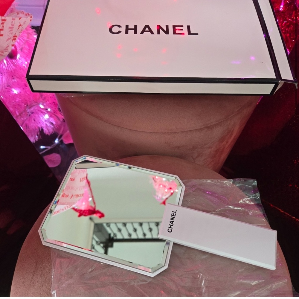 Chanel Hand Mirror With Box New ❤️